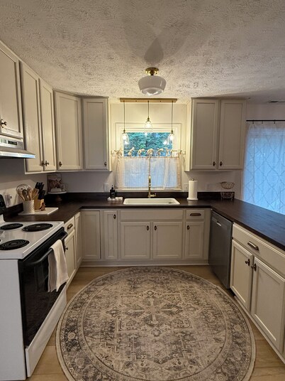 The Nook in Kilmarnock Va 3 bedroom