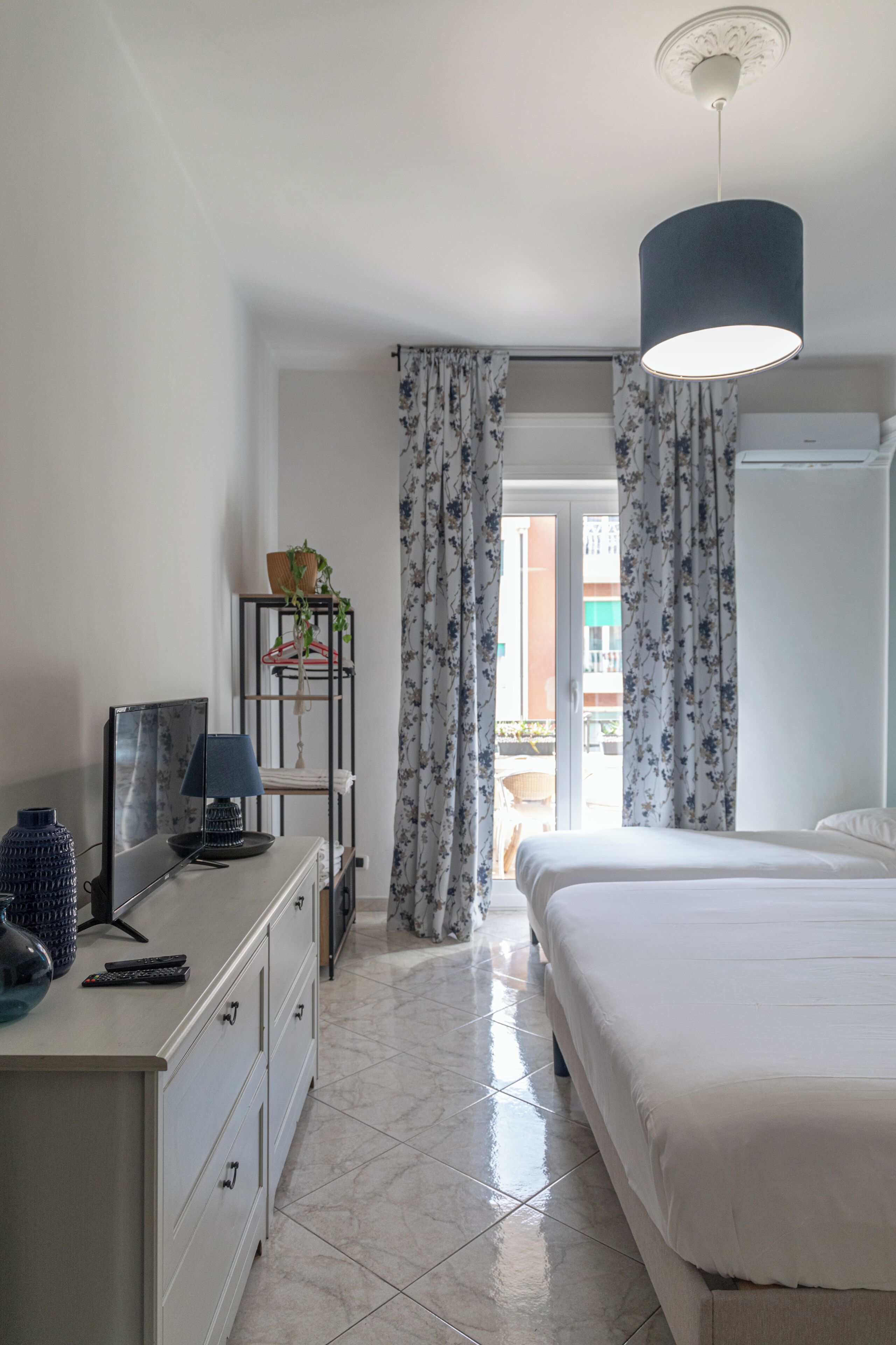 2 bedrooms, iron/ironing board, Internet, bed sheets