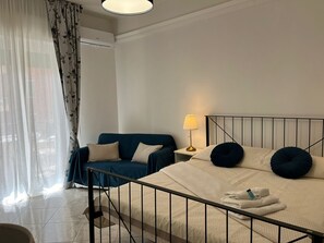 2 chambres, fer et planche à repasser, accès à Internet, literie fournie