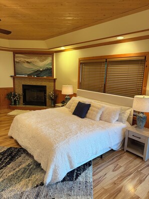 8 chambres, fer et planche à repasser, Wi-Fi, draps fournis