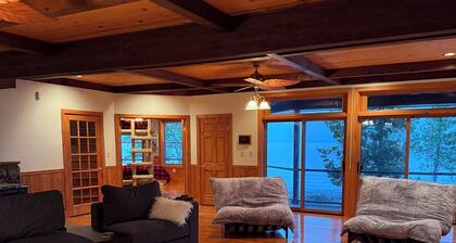 Gorgeous 6-bedroom house on Lake Huron featuring on-site rentals