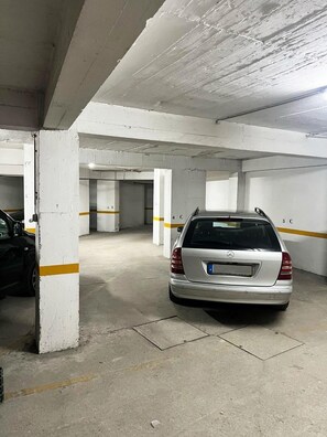 المنطقة المحيطة بالمنشأة