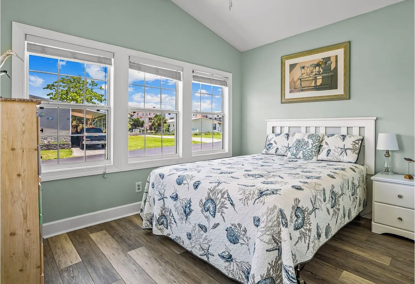 5 bedrooms, iron/ironing board, free WiFi, bed sheets