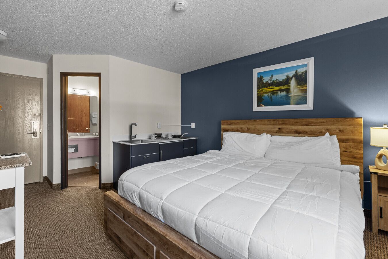 Escrivaninha, ferros/tábuas de passar roupa, Wi-Fi