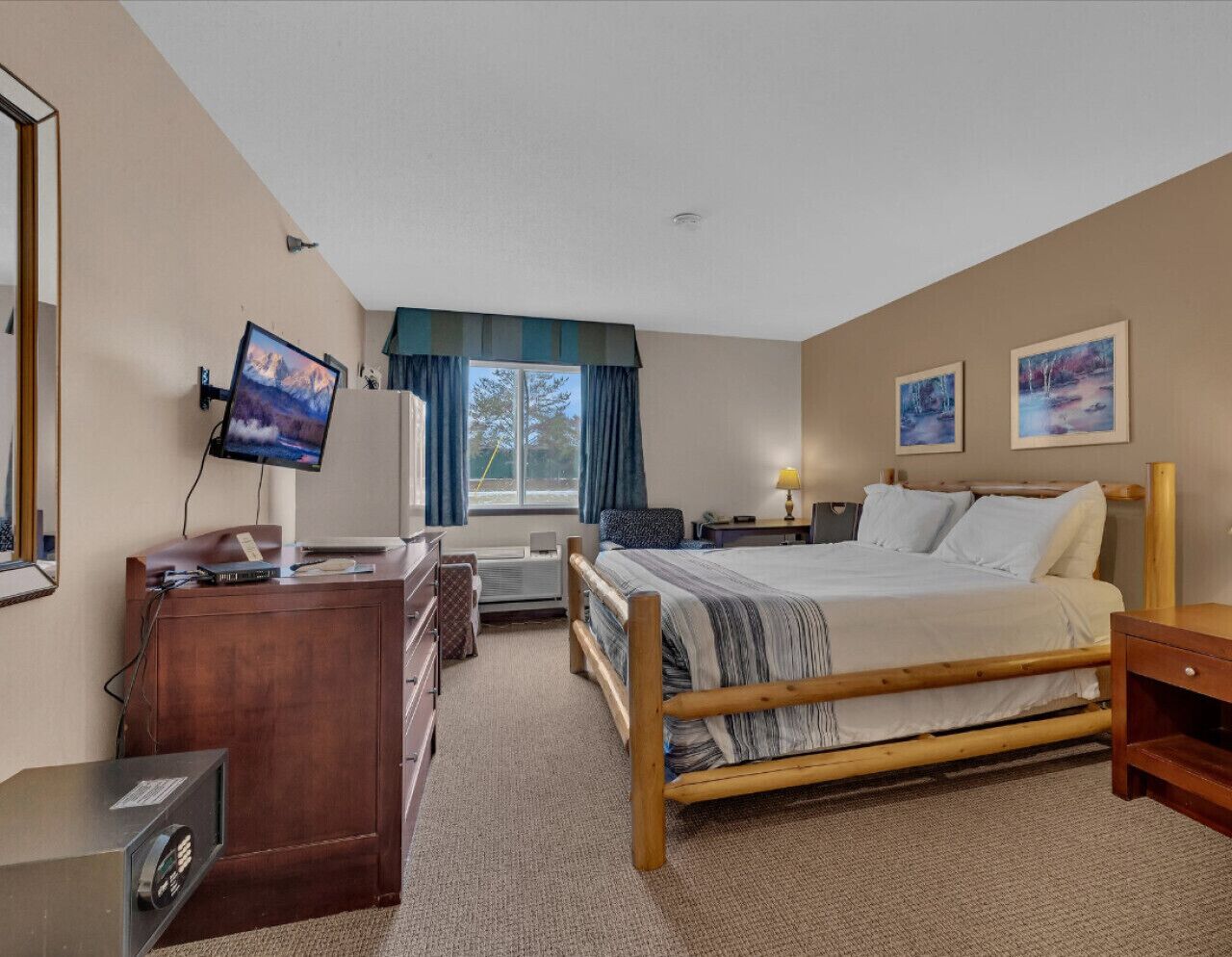 書桌、熨斗/熨衫板、Wi-Fi