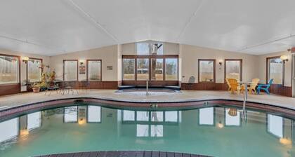 Standard Queen Room|Cozy Stay Near Gull Lake