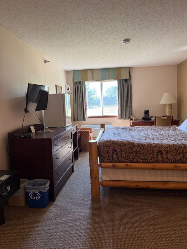 Desk, iron/ironing board, WiFi