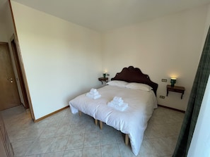 Room, Balcony | Free WiFi