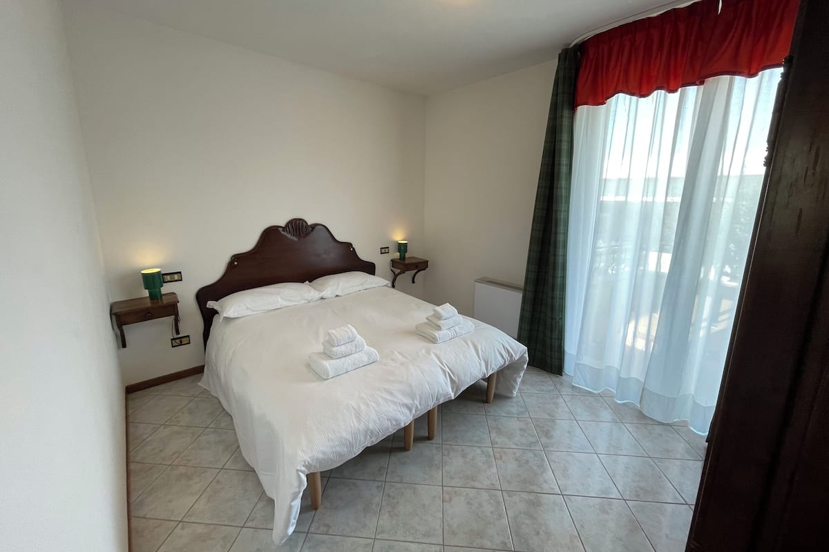 Room, Balcony | Free WiFi