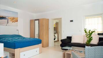 Silitysrauta/-lauta, Wi-Fi, vuodevaatteet