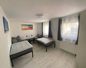 3 bedrooms, iron/ironing board, WiFi, bed sheets - Vacation cottage Engelsgasse (Bruchsal)