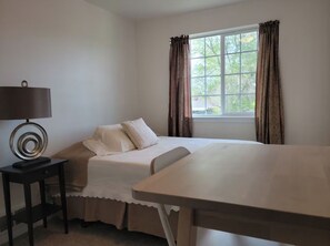 2 chambres, coffre-fort, bureau, accès au Wi-Fi (inclus)