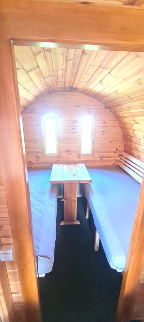 Interior - Glamping in a heated camping barrel at Leo's Farm (Petershagen/Eggersdorf)