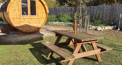 Glamping in a heated camping barrel at Leo's Farm