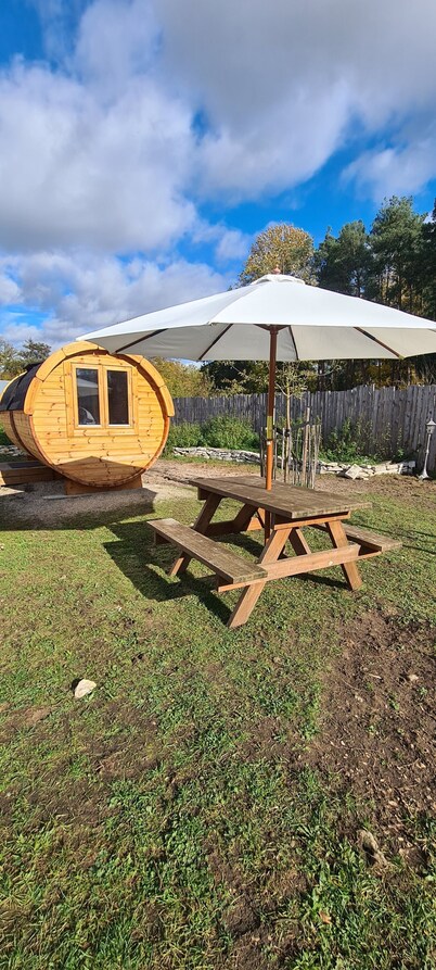Glamping in a heated camping barrel at Leo's Farm