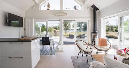 Lakeside Family Home in Gräddö