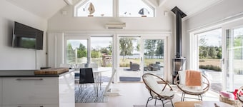 Lakeside Family Home in Gräddö