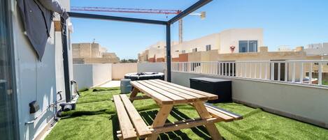 تناول الطعام بالخارج