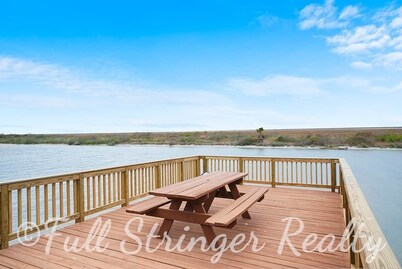 Your Coastal Home Away from Home – Waterfront Bliss at Matagorda 360