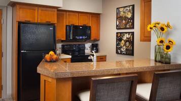 ميكروويف، فرن، موقد طهي مسطح، غسالة أطباق