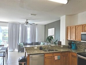 Interior - 3-bedroom condo in excellent Kissimmee Gated Area. Disney Escape (Kissimmee)