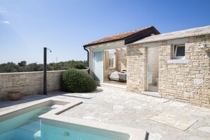 Piscine extérieure, piscine chauffée