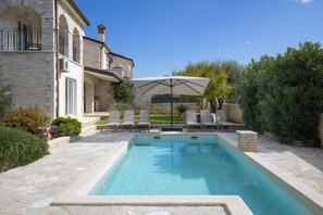 Piscine extérieure, piscine chauffée