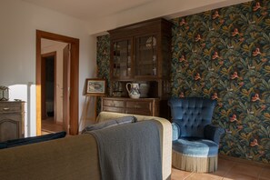 Fernseher, Kamin