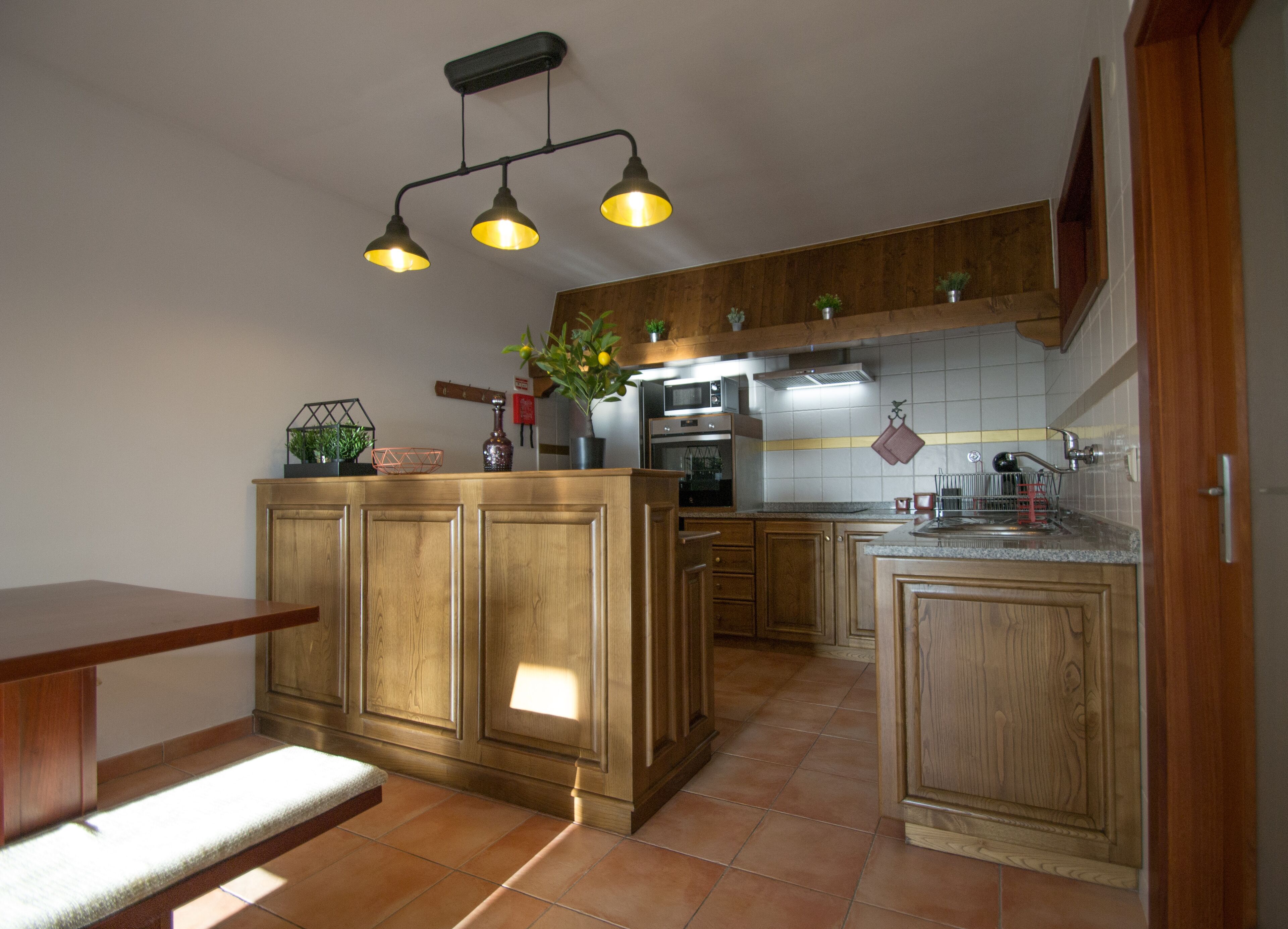 Micro-ondes, four, plaque de cuisson, lave-vaisselle