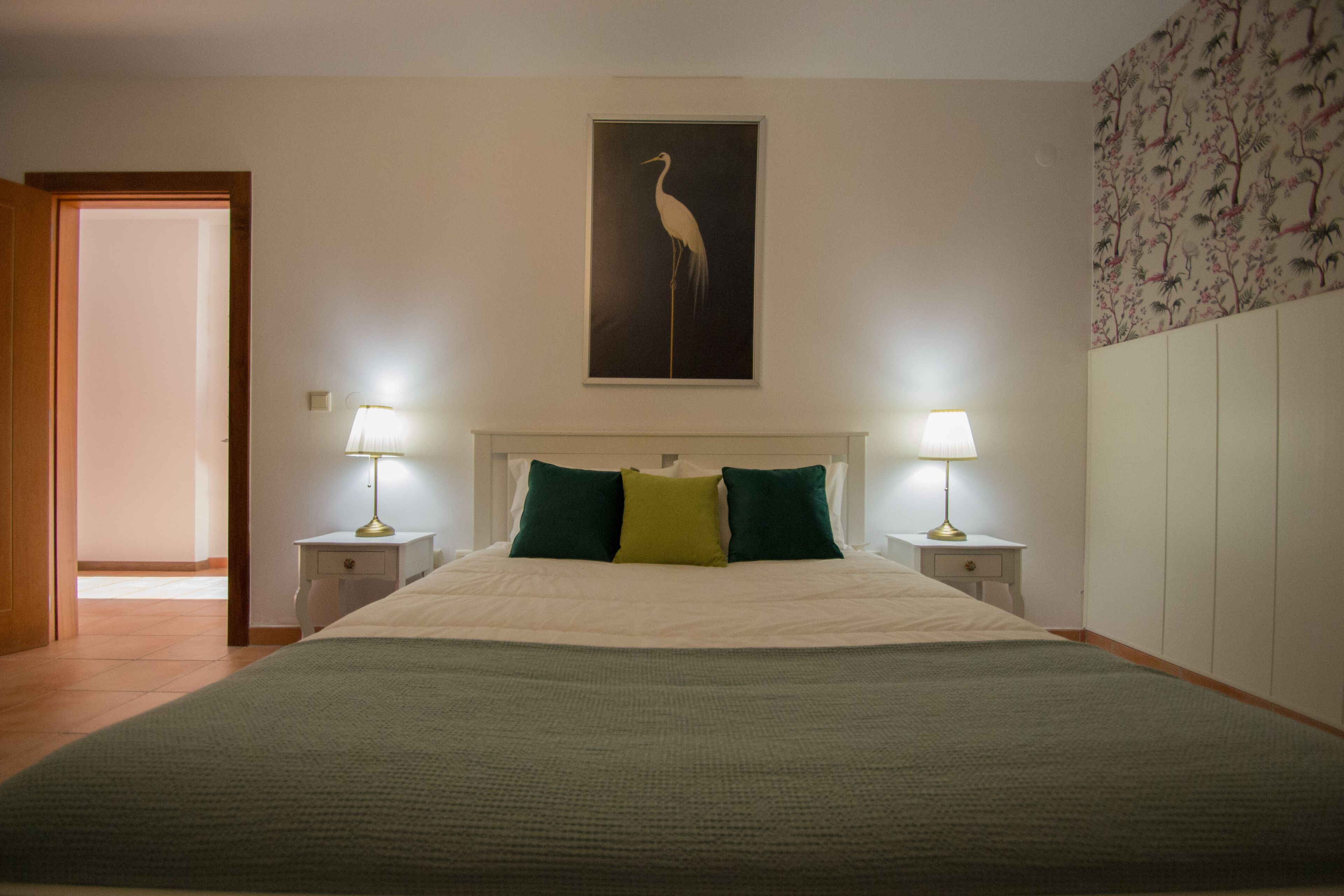 2 habitaciones, tabla de planchar con plancha, wifi y ropa de cama 