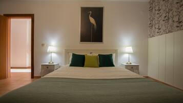 2 habitaciones, tabla de planchar con plancha, wifi y ropa de cama