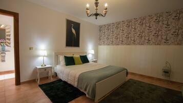 2 habitaciones, tabla de planchar con plancha, wifi y ropa de cama