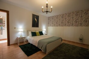 2 室のベッドルーム、アイロン / アイロン台、WiFi、ベッドシーツ