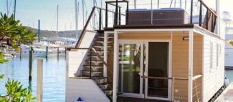 Houseboat Lavender with AC and Hot Tub in Portorož