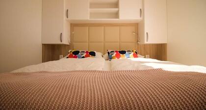 Houseboat Lavender with AC and Hot Tub in Portorož