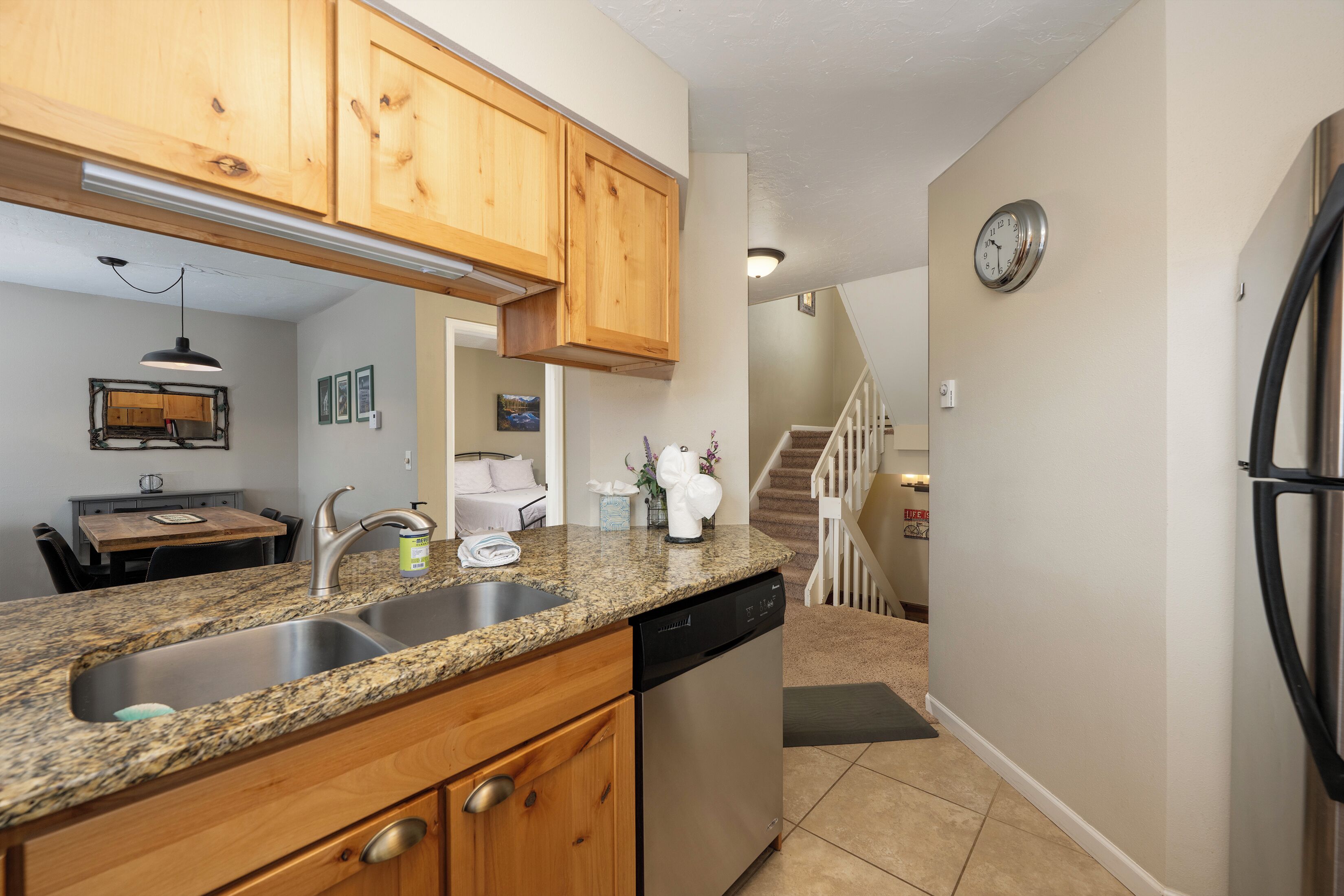 المنشأة من الداخل