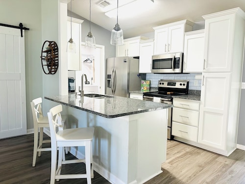 Clean, Bright & Peaceful home in quiet neighborhood close proximity to FSU &FAMU