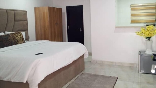 Ảnh chưa phân loại, 1 trong số 17 ảnh, nút