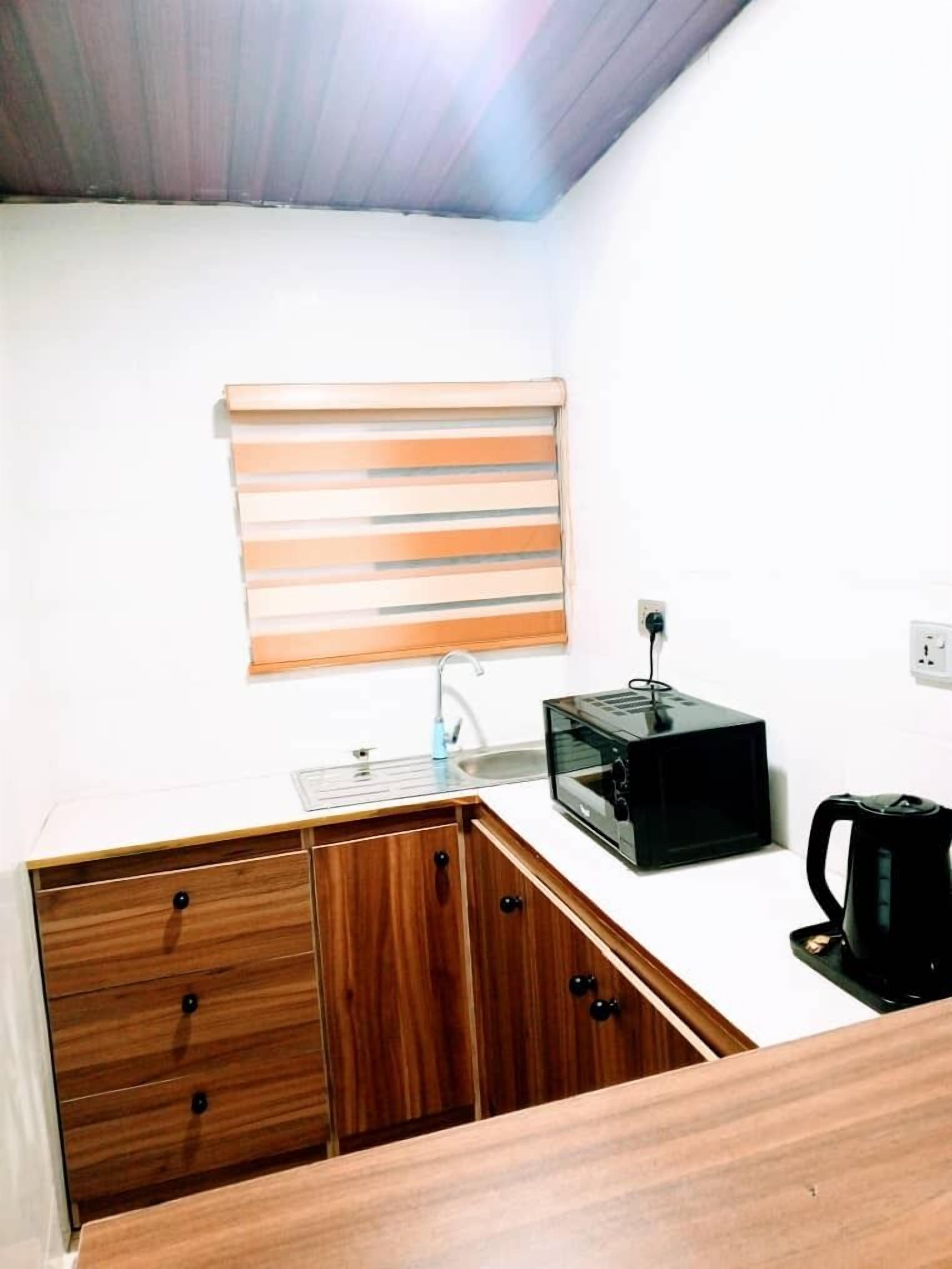 Standard Studio | Private kitchen | Mini-fridge, microwave, stovetop, electric kettle