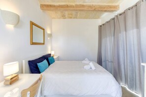 2 chambres, fer et planche à repasser, Wi-Fi, literie fournie