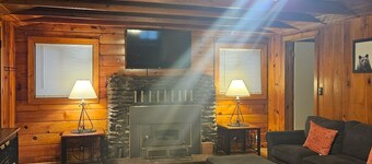 Cozy 3-bedroom cabin with AC in beautiful Pinetop-Lakeside