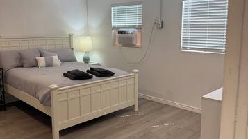 4 habitaciones, escritorio, tabla de planchar con plancha y wifi gratis