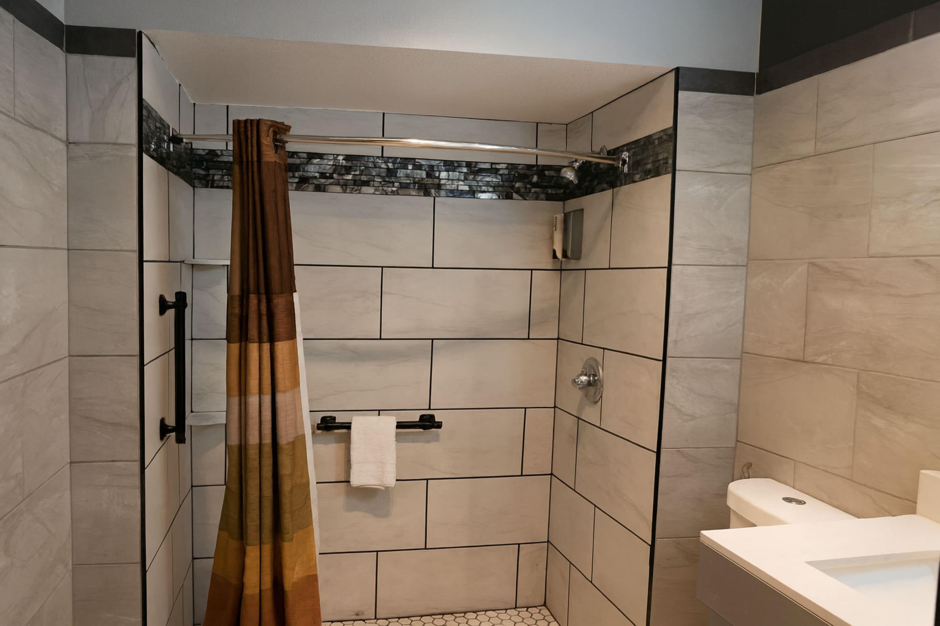 Deluxe Single Room, 1 King Bed, Non Smoking, Pets Not Allowed | Bathroom
