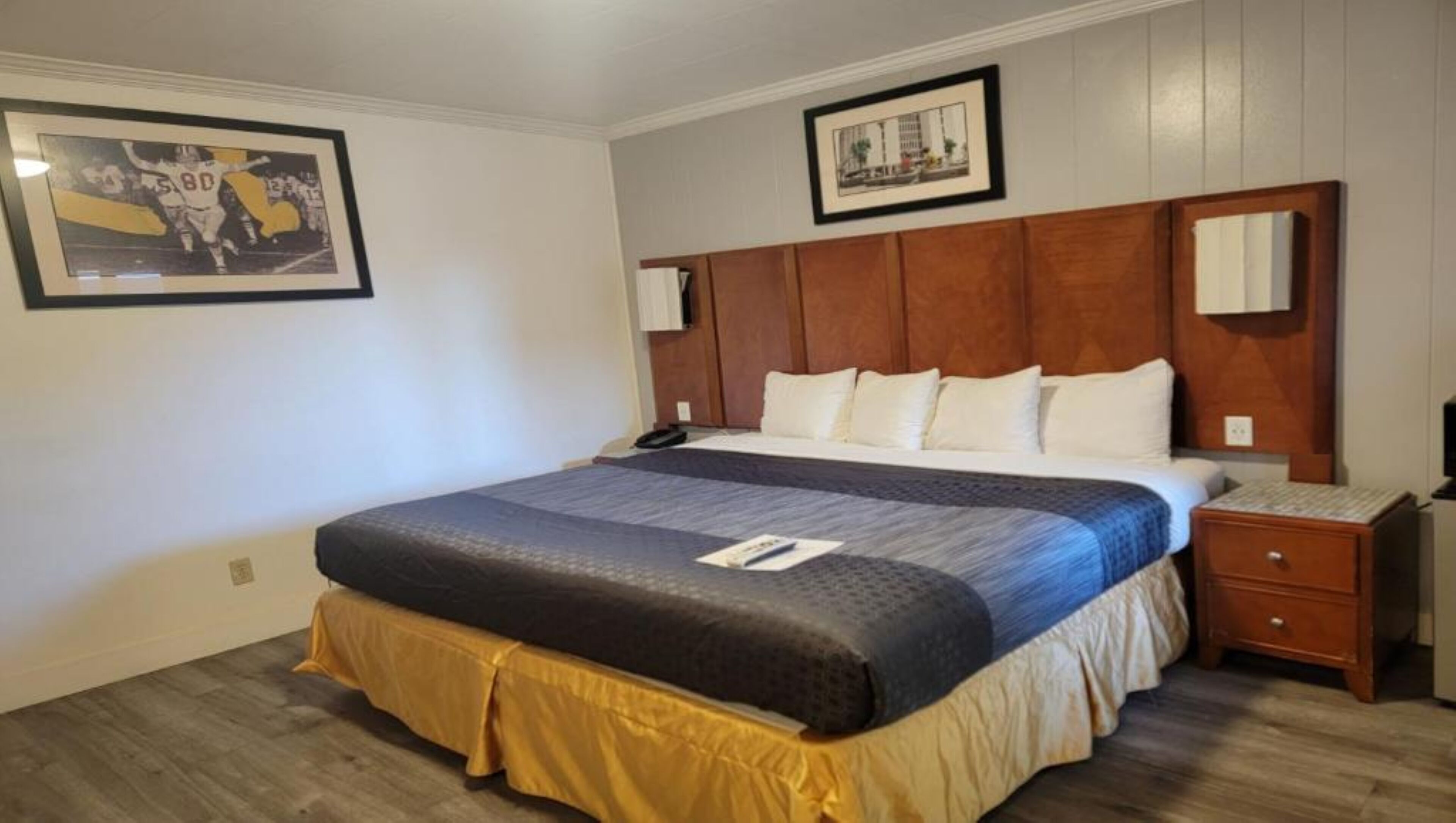 Quartos à prova de som, ferros/tábuas de passar roupa, Wi-Fi de cortesia