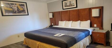 Kedap suara, setrika/meja setrika, dan Wi-Fi gratis