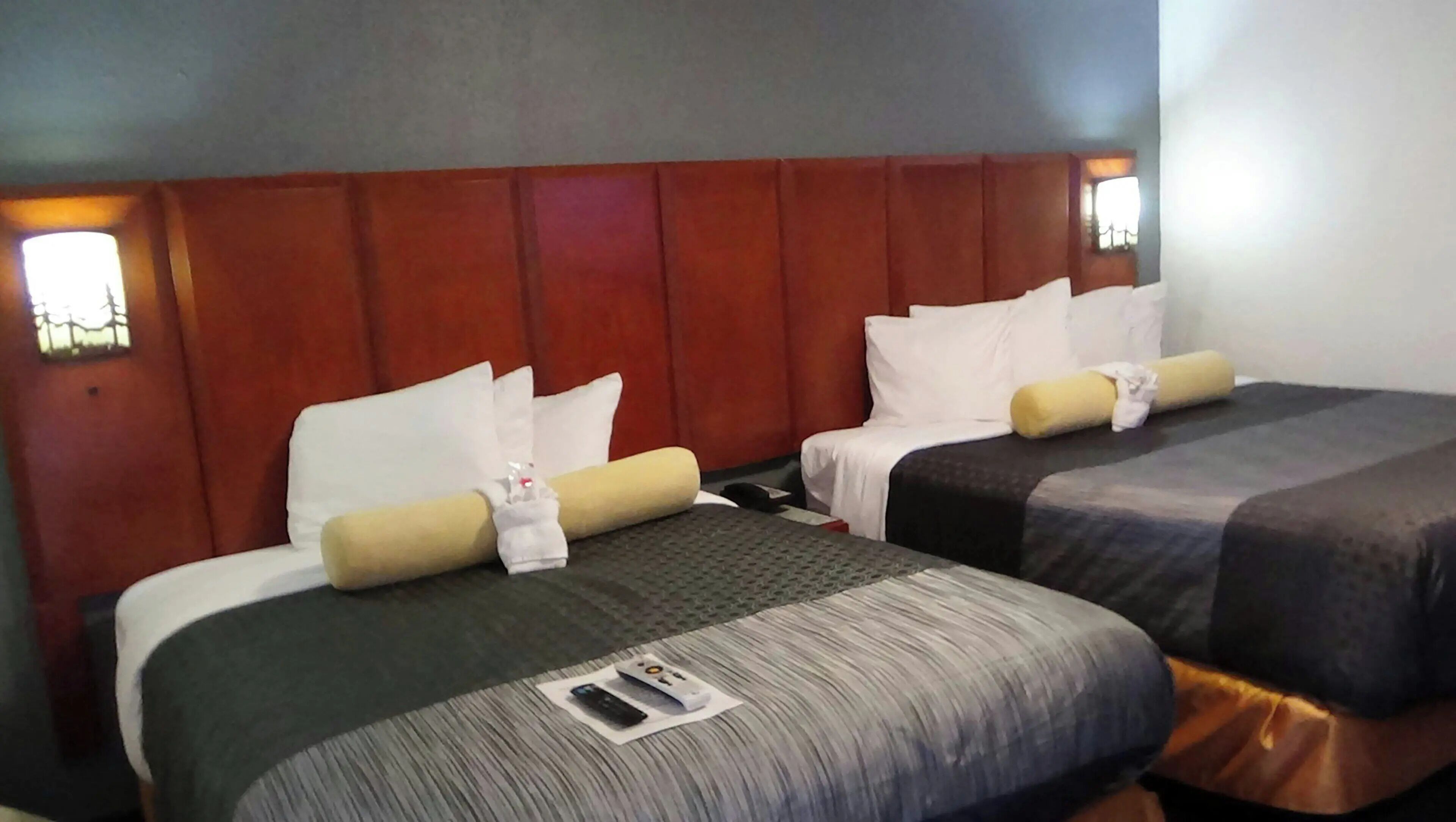 Habitación cuádruple Deluxe, no fumadores | Sistema de insonorización, tabla de planchar con plancha, wifi gratis