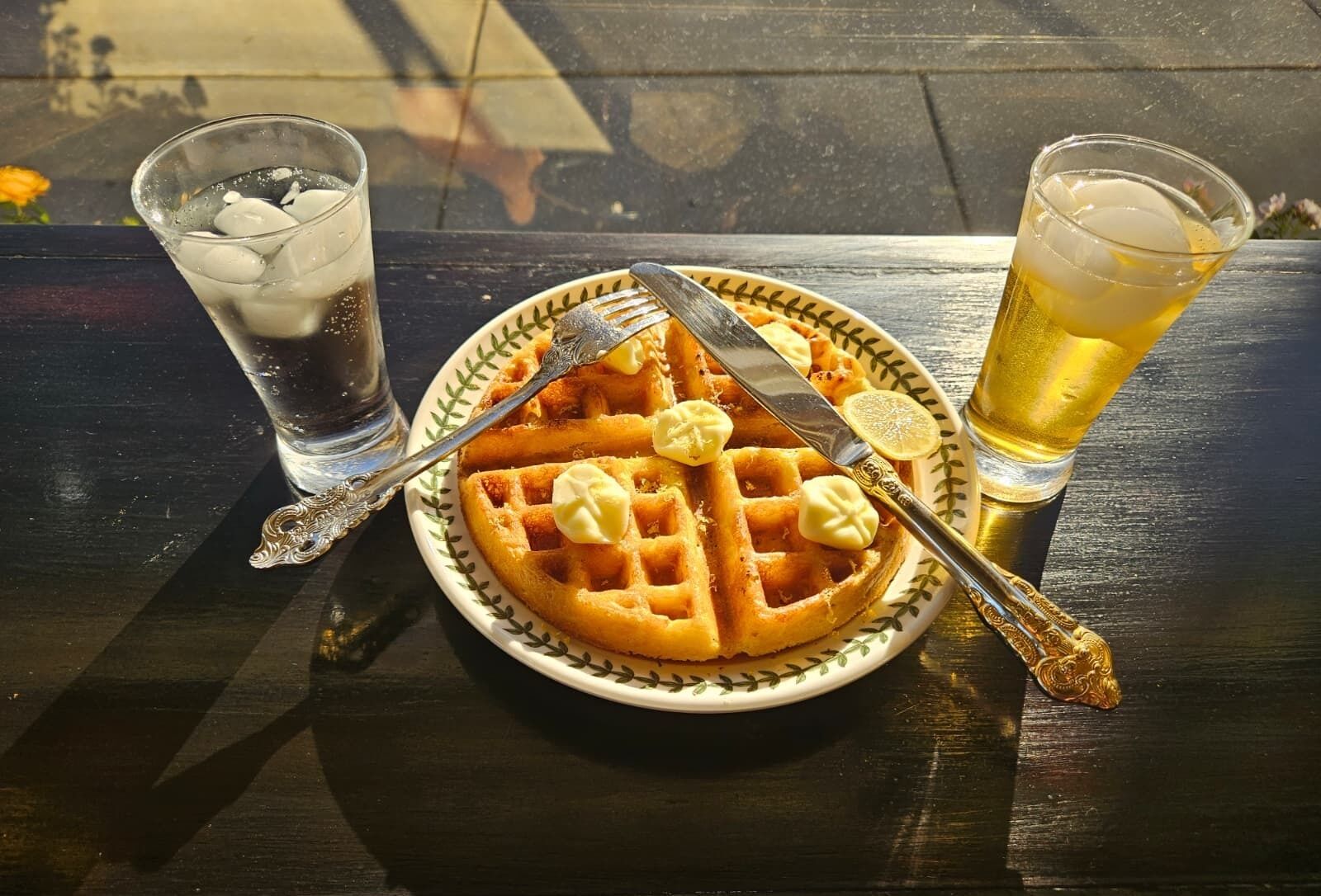 含每日自助早餐