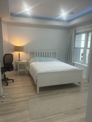 1 bedroom, iron/ironing board, free WiFi, bed sheets - Entire Guest Suite w Elevator near Tysons Corner Falls Church Dunn Loring Metro (Dunn Loring)