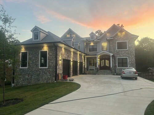 Entire Guest Suite w Elevator near Tysons Corner Falls Church Dunn Loring Metro