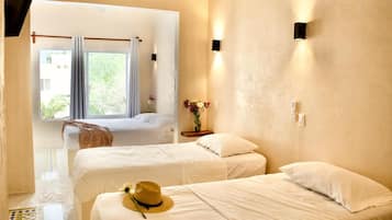 Phòng đôi hoặc 2 giường đơn Tiêu chuẩn, sân hiên, quang cảnh hồ bơi | Truy cập Internet không dây miễn phí